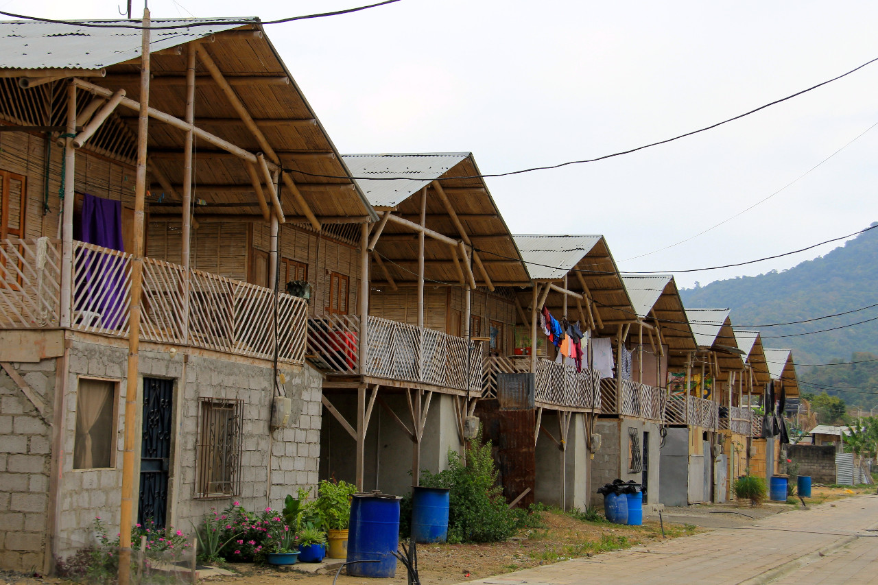 Equateur : des logements sociaux bambou